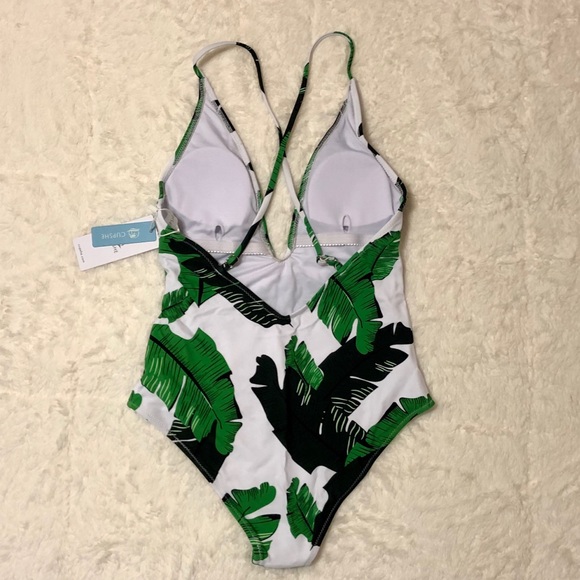 Cupshe one-piece Swimuit - Picture 2 of 3